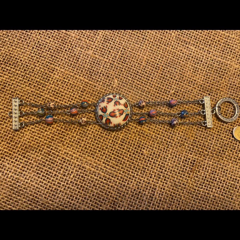 Viva Beads matching bracelet and earrings. Lovely pattern for summer!